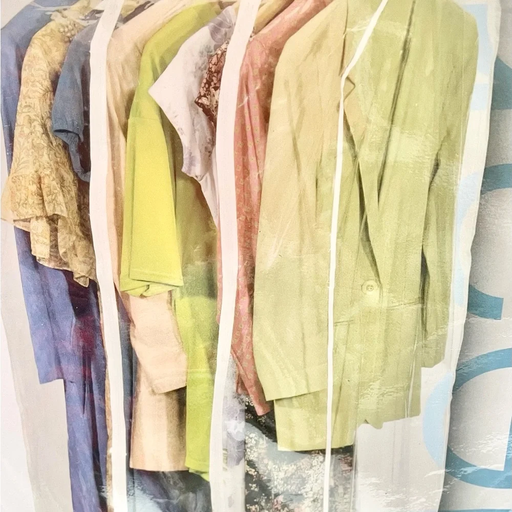 New with tags FRAMELESS JUMBO DRESS BAG CLEAR VINYL . Installs w/Velcro!